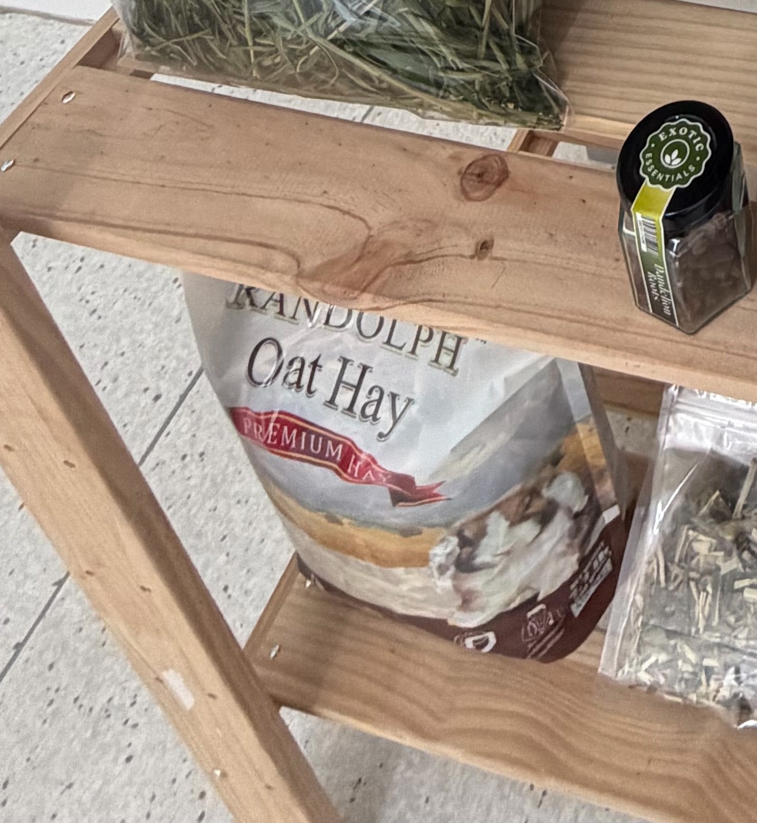 Randolph Oat Hay 500g หญ้าโอ๊ตพรีเมียมนำเข้าจากออสเตรเลีย สำหรับกระต่าย แกสบี้ ชินชิลล่า ภาพที่ 2